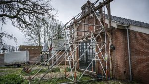 Thumbnail voor Al jaren beheersen aardbevingen het leven van Hilda: 'Het kruipt onder je huid'