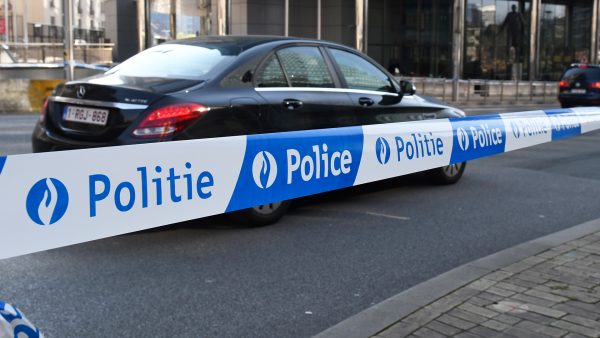 Belgische hogeschool hermetisch afgesloten, politie op zoek naar 'gewapende jongeman'