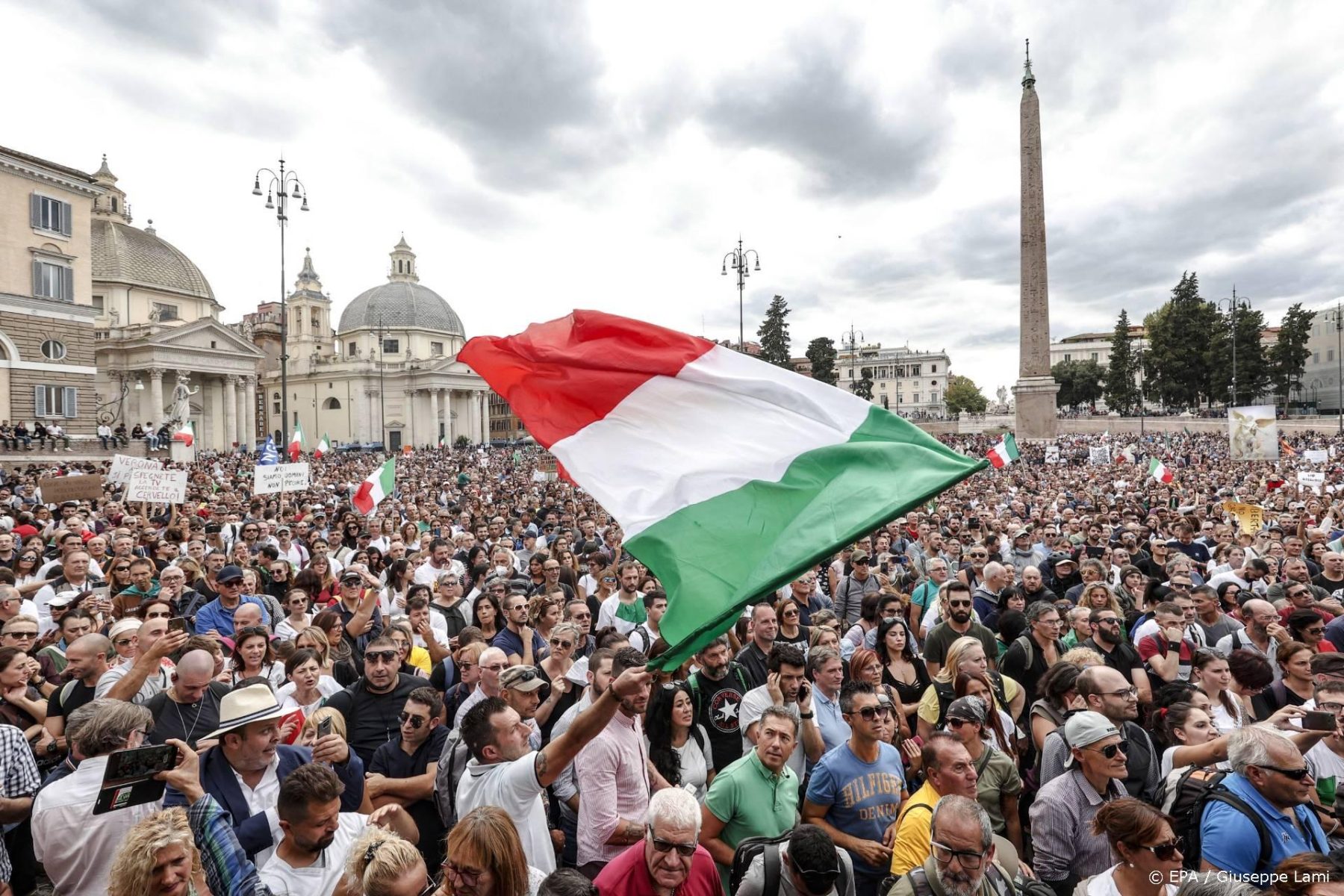 Anti-coronaprotesten in Rome monden uit in rellen