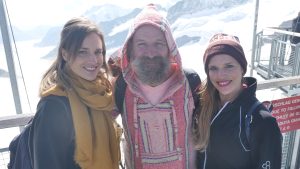 Thumbnail voor Dochters 'Iceman' Wim Hof: 'Hij stond in de winter halfnaakt op het schoolplein'