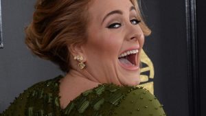Thumbnail voor De concurrentie kan wel inpakken, Adele verplettert weer records als vanouds
