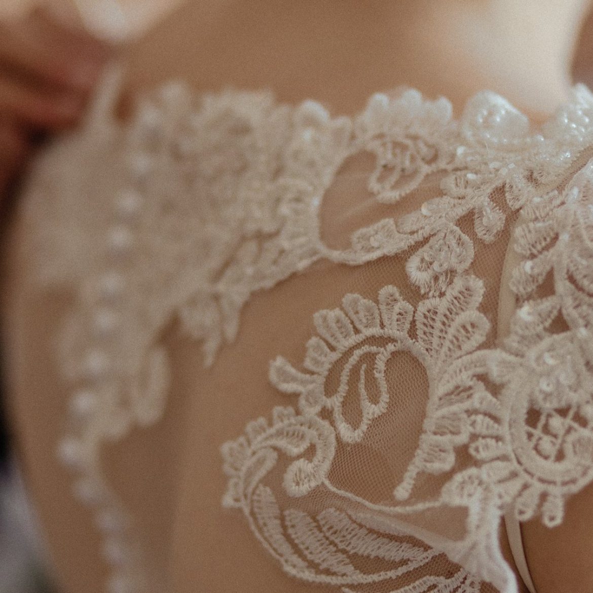 Evelien verkocht haar trouwjurk via Marktplaats: 'Blijkbaar wilde hij me shockeren'