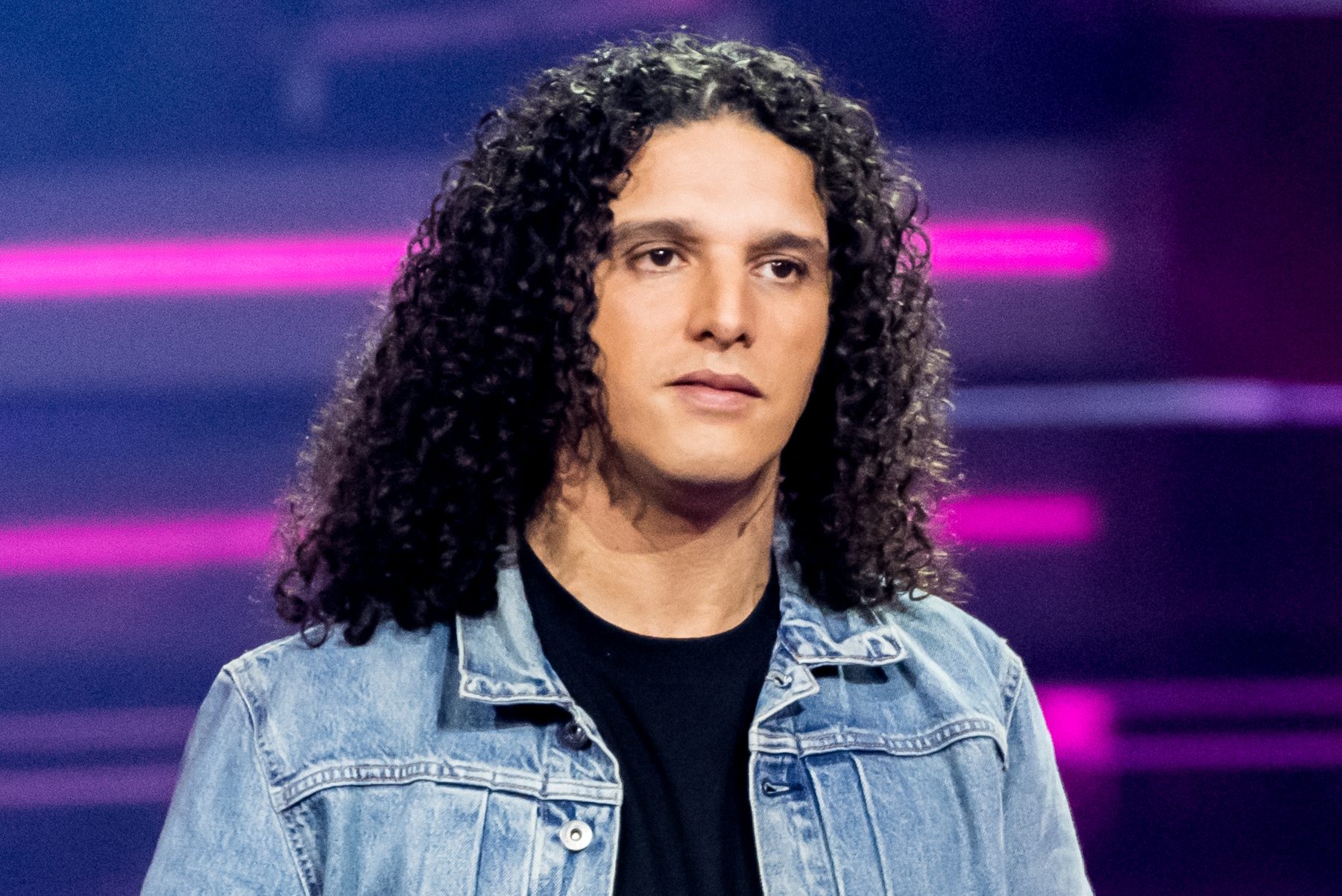 Ali B. wordt gekidnapt op het voetbalveld: ‘Weet niet waar we heengaan