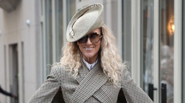 Céline Dion stelt Las Vegas-shows uit vanwege 'ernstige en aanhoudende spierspasmen'