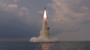Thumbnail voor Noord-Korea vuurt weer ballistische raket af, dit keer vanuit onderzeeboot