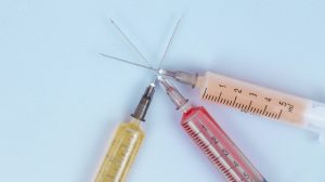 Thumbnail voor Fabrikanten ontwikkelen uit voorzorg speciaal omikronvaccin
