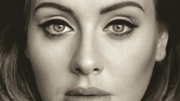 Creëer de perfecte winged eyeliner: Adele verklapt welke zij altijd gebruikt