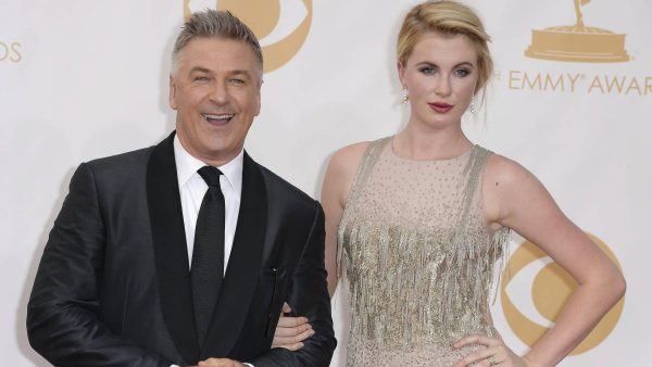 Dochter van Alec Baldwin is boos op journalisten na schietincident