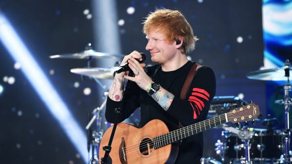 Ed Sheeran test positief op corona: 'Het spijt me als ik mensen teleurstel'