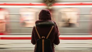 Thumbnail voor Vrouw op spoor Rotterdamse metro geduwd, man aangehouden
