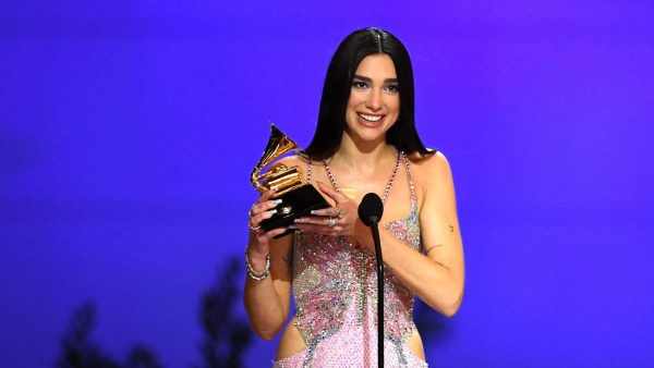 Dua Lipa bezoekt familie in Nederland