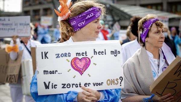 Zorgmedewerkers klappen voor zichzelf