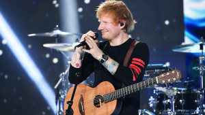 Thumbnail voor Ed Sheeran schaamt zich voor persoonlijke nummers: 'Ik zet gênante dingen op papier'