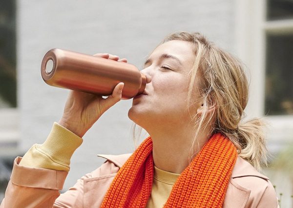 Dag wegwerpplastic, hallo stijlvolle hervulbare koffiebeker