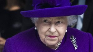 Thumbnail voor Queen Elizabeth moet verplicht nog langer rust houden na ziekenhuisopname