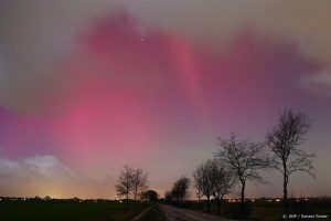 Thumbnail voor Bijzonder: noorderlicht in Nederland gespot en dit is het bewijs