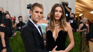 Thumbnail voor Hailey Bieber over huwelijk met Justin: 'Er waren tijden dat ik dacht: 'Ik kan dit niet''