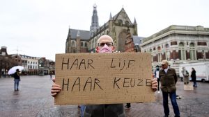 Thumbnail voor Organisaties roepen op tot strengere regels voor anti-abortus-gastlessen