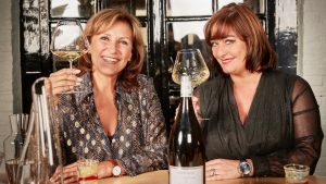 Thumbnail voor Laatste kans: met online wijnmasterclass van Astrid en Thérèse zit je gebakken voor de feestdagen