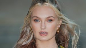 Thumbnail voor Romee Strijd open over modellencarrière: 'Ik werd elke week opgemeten'