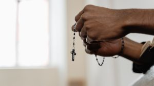 Thumbnail voor Franse bisschoppen in de biechtstoel voor systematisch misbruik in de kerk