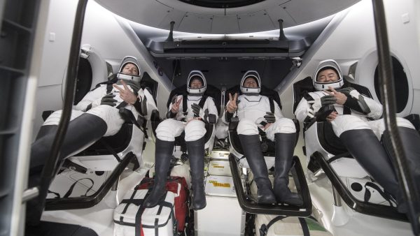 ISS-astronauten landen veilig geland, maar zonder toilet