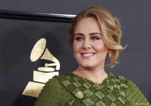 Thumbnail voor 'Hello' blijft voor altijd Adele's openingsnummer bij optredens
