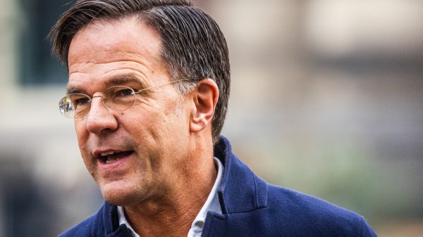 Fotograaf geeft duidelijkheid over raadselachtige foto Rutte