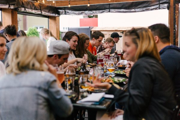 We gaan voor lockdown massaal uit eten, opvallend meer reserveringen