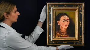Thumbnail voor Recordbedragen voor zeldzame schilderijen Kahlo en Soulages