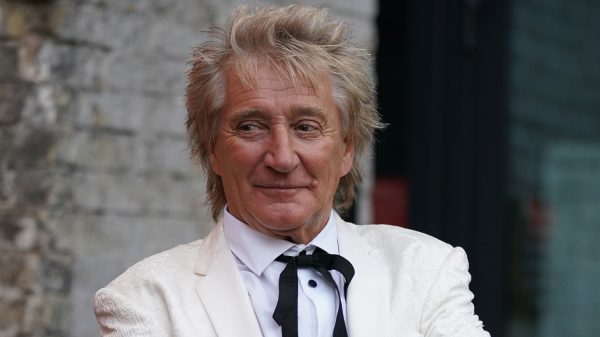 Rod Stewart (76) heeft nog altijd een prima libido: 'En een nieuwe knie, dus levendiger dan ooit'