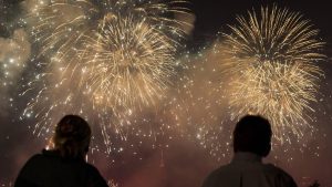 Thumbnail voor Wisselende reacties op uitblijven verbod op vuurwerk: 'Mensen zijn toe aan een feestje'