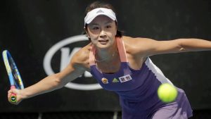 Thumbnail voor Tennisbond dreigt vanwege vermissing Peng Shuai geen toernooien meer in China te houden