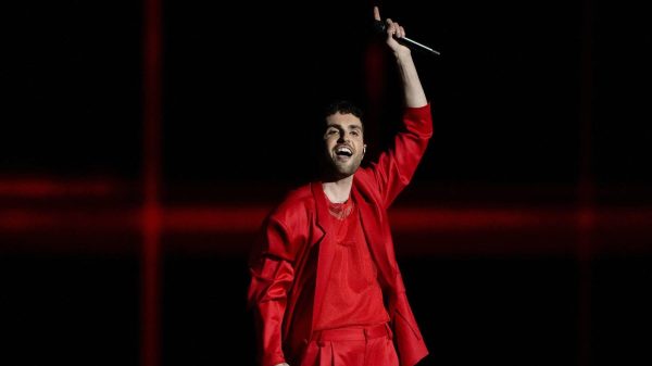 Duncan Laurence brengt kerstlied uit