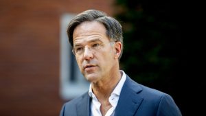 Thumbnail voor Rutte over rellen: 'Puur geweld onder het mom van demonstreren'