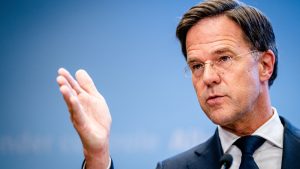 Thumbnail voor Rutte: 'Basismaatregelen moeten écht beter nageleefd worden'