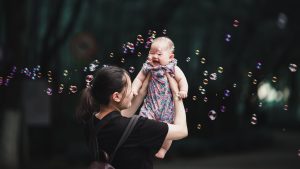 Thumbnail voor Geboortecijfer China in 2020 naar een nieuw dieptepunt