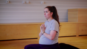 Thumbnail voor Leslie blikt in 'Echte Gooische Moeders' terug op zwangerschap: 'Ik was niet gelukkig'