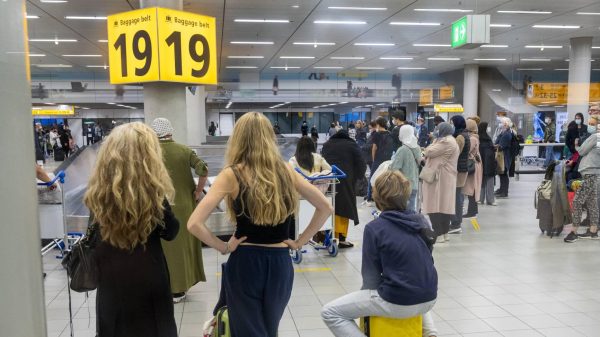 61 van 600 passagiers op vluchten uit Zuid-Afrika besmet met coronavirus