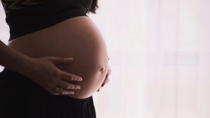 Thumbnail voor Milde coronabesmetting bij zwangere vrouw kan baby fataal worden: 'Laat je vaccineren'