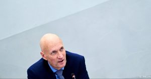 Thumbnail voor Ernst Kuipers: ziekenhuizen hebben piek nog niet bereikt