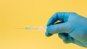 Thumbnail voor Dít is het verschil tussen een boosterprik en een derde vaccinatie
