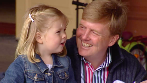 Thumbnail voor Wat voor koningin kan Nederland straks verwachten? Deze docu over Amalia geeft een inkijkje