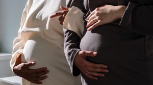 Thumbnail voor Gynaecologen en verloskundigen roepen zwangeren op te vaccineren: 'Kan de gehele zwangerschap'