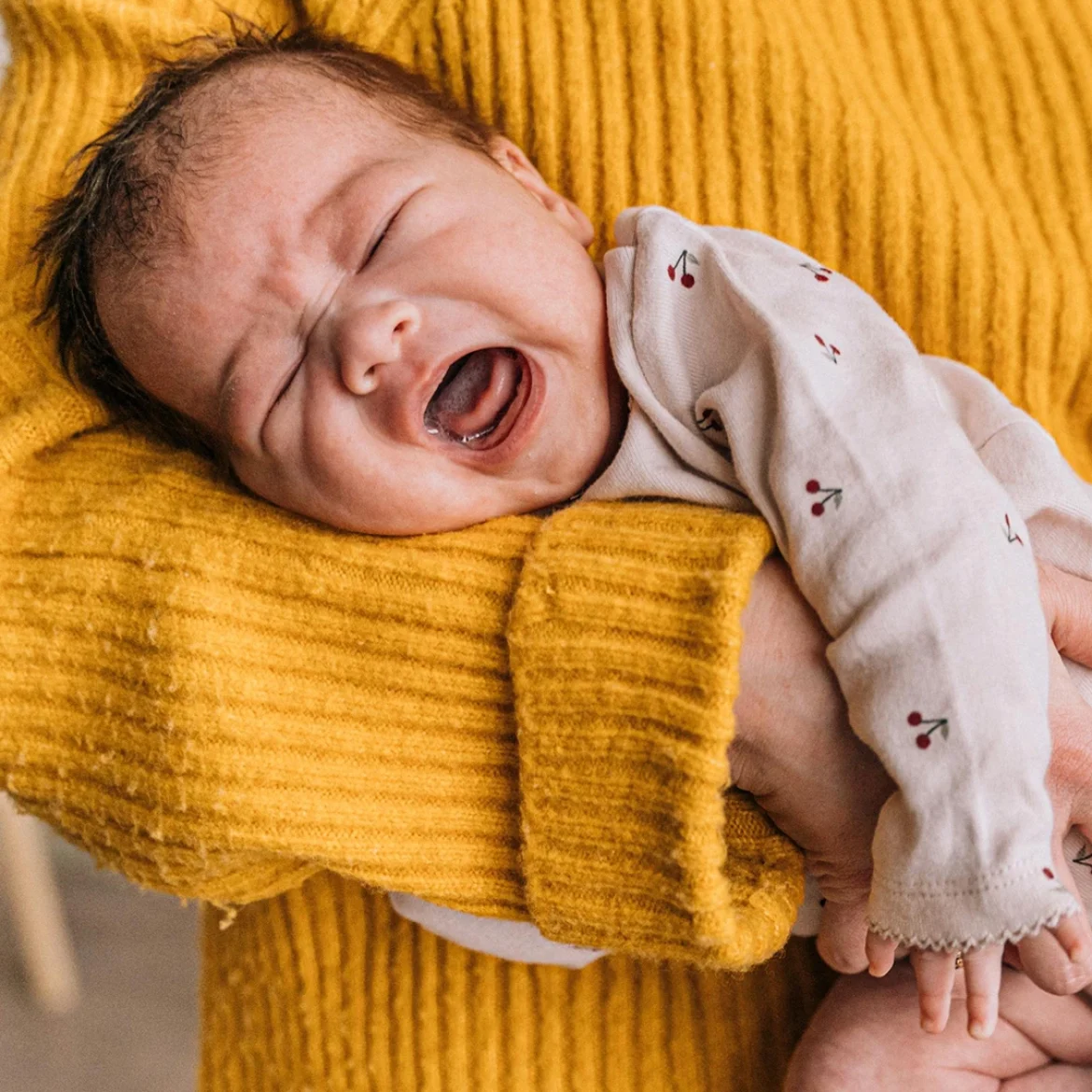Yvonne kreeg niet één, maar twee keer een huilbaby: 'Ik wil jou niet, dacht ik direct na haar geboorte'