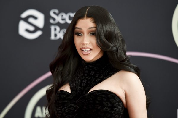 Cardi B worst creative director bij Playboy