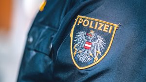 Thumbnail voor Familiedrama in Duitsland: politie treft afscheidsbrief en vijf gezinsleden dood aan in woning