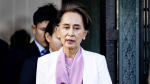Thumbnail voor Nobelprijswinnaar Aung San Suu Kyi krijgt vier jaar cel