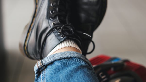 Joyce verkocht schoenen via Marktplaats: 'Zin in een Dr. Martens-date?'