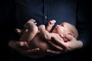 Thumbnail voor Non-binair en zwanger: 'De wet is van de vader of moeder en niet van de ouder'